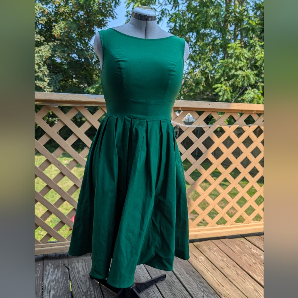 Elegant Green Midi Dress